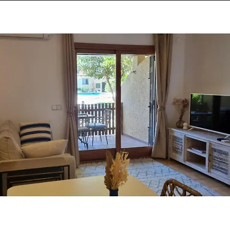 Сasa de vacaciones Charming House With Pool, Not Far From Beaches, Mountain And